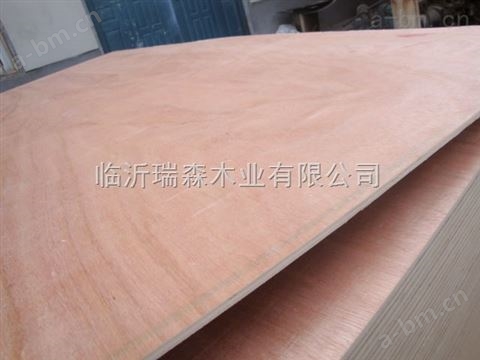 12mm桉木芯桃木面家具板胶合板多层板包装箱板出口印尼
