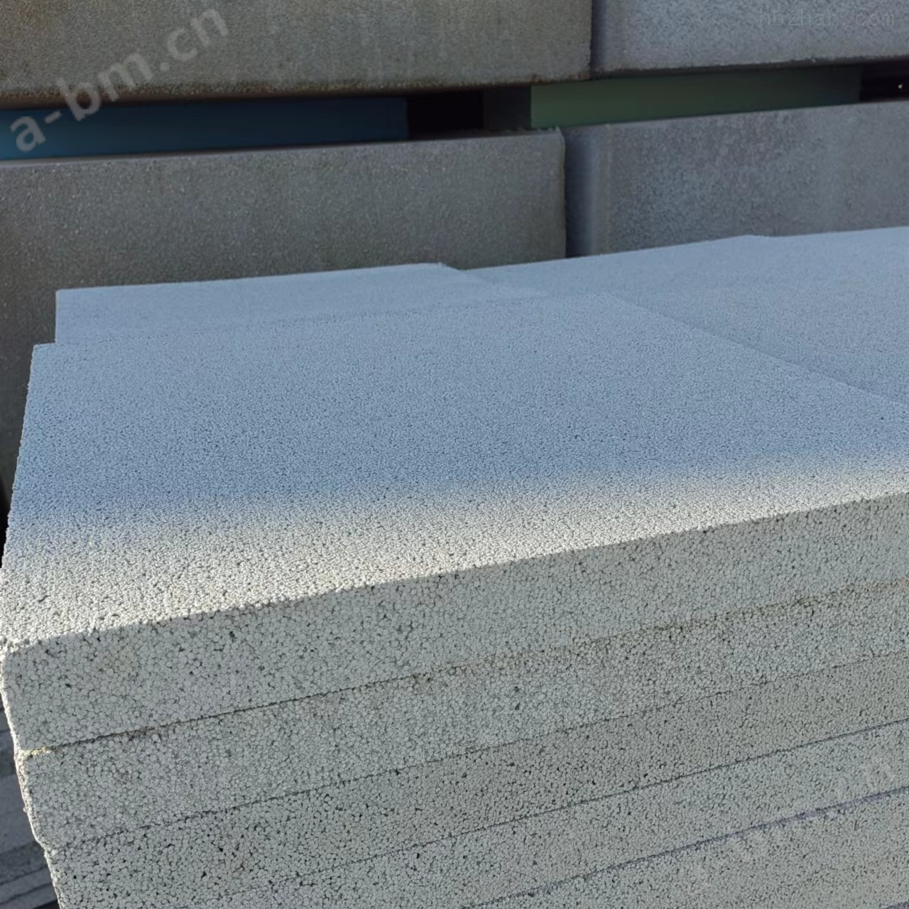颗粒板水泥基A1级防火匀质保温板多少钱